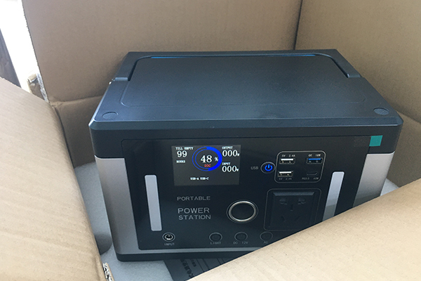700W Portable Outdoor Power Station Ufungaji Ukamilifu wa Vifaa